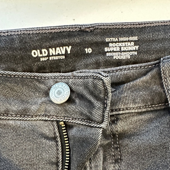 Old Navy Charcoal Super Skinny Jeans 360 Stretch Rockstar Extra High Rise Sz 10 - Picture 1 of 4